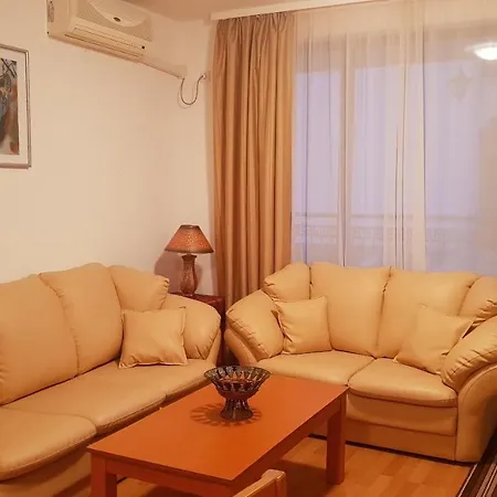 Lovely Holiday Efir , With Pool Near Beach, Efir Complex, Parking شقة *